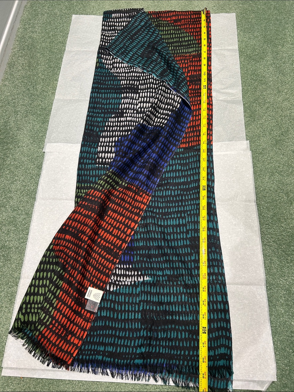NWOT KINROSS CASHMERE Large Multicolor Patterned Fringe Scarf - Cashmere & Silk. - Picture 3 of 8